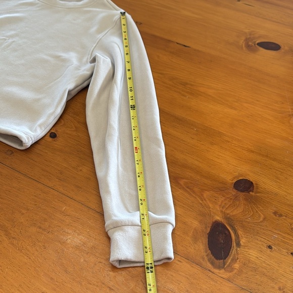 Payton Ultra Mélange Crop Sweatshirt by
YOGALICIOUS - Picture 10 of 10